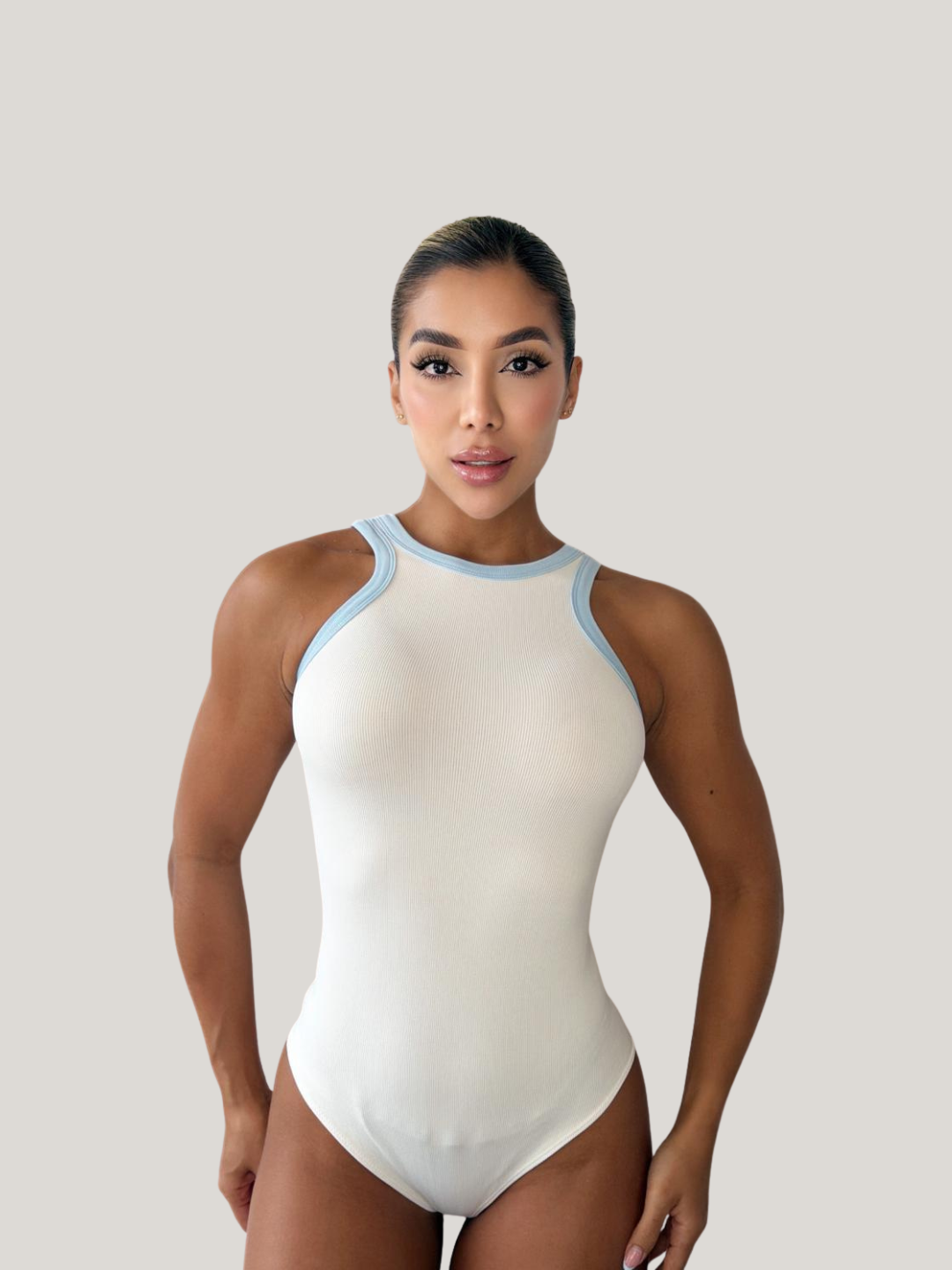 BODY BLANCO SESGO AZUL